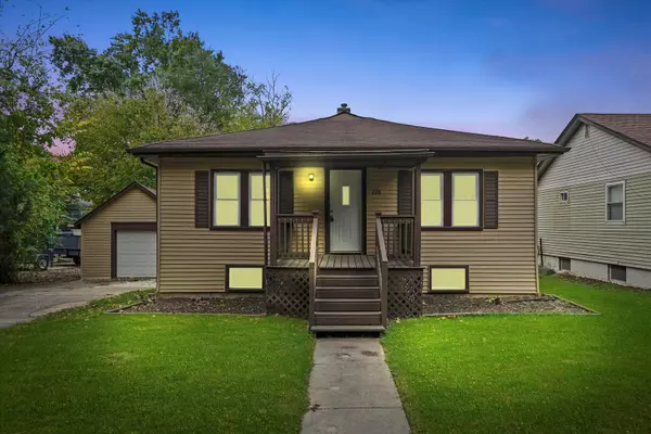 226 N Wilmette Avenue, Westmont, IL 60559