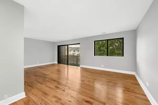 Northbrook, IL 60062,3110 Pheasant Creek Drive #206