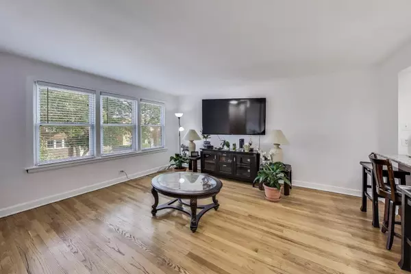 Chicago, IL 60625,2829 W Farragut Avenue #2E