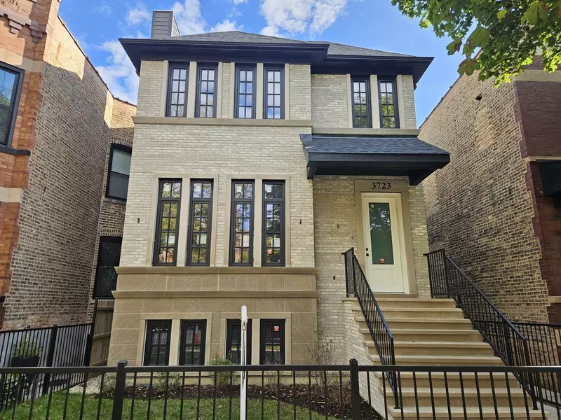 3723 N Oakley Avenue, Chicago, IL 60618