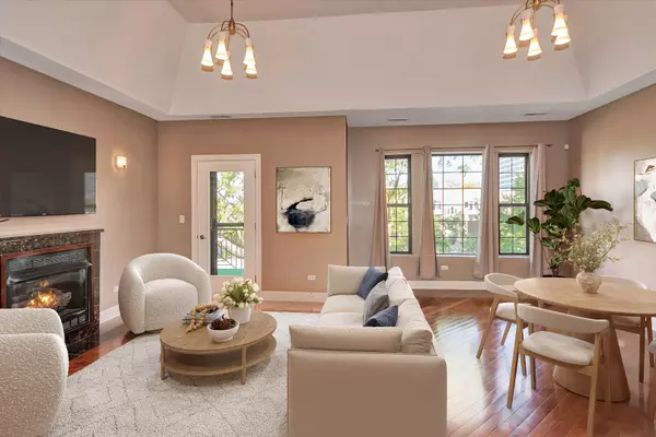 Chicago, IL 60653,3522 S King Drive #3S