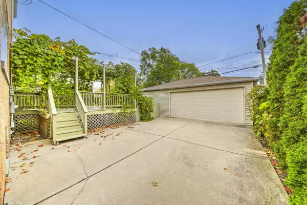 Lincolnwood, IL 60712,6433 N Drake Avenue