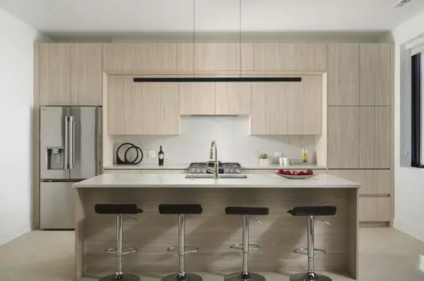 Chicago, IL 60610,1500 N Wieland Street #2W