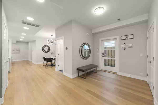 Evanston, IL 60202,1126 Pitner Avenue