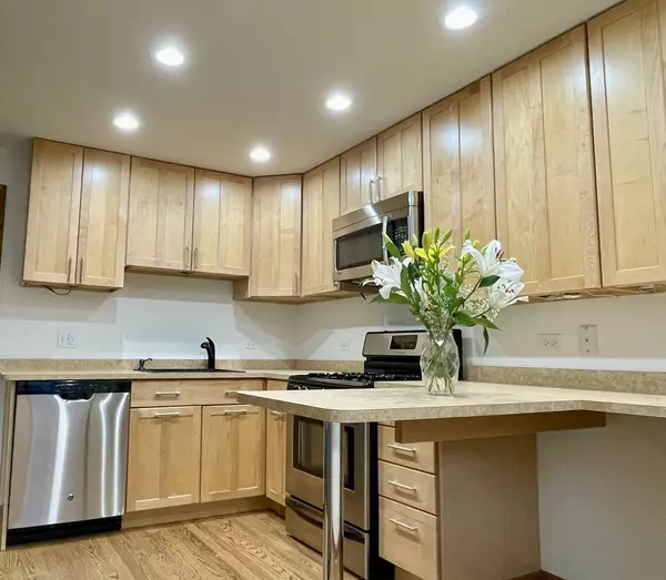 Downers Grove, IL 60515,5145 Washington Street #2