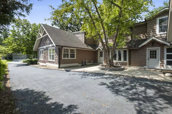 Deerfield, IL 60015,1410 Berkley Court