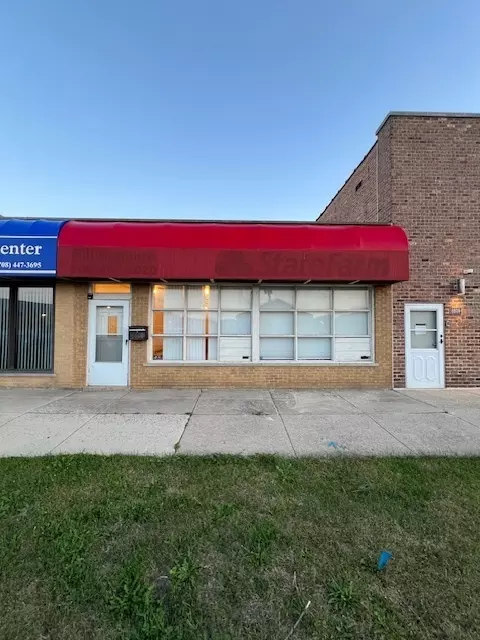 North Riverside, IL 60546,8607 W Cermak Road