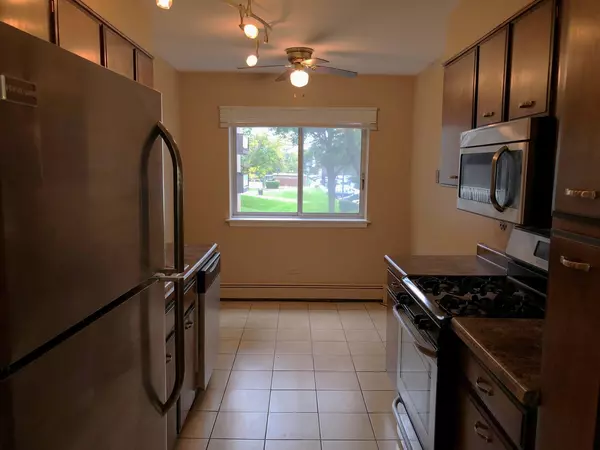 Lombard, IL 60148,1331 S Finley Road #208