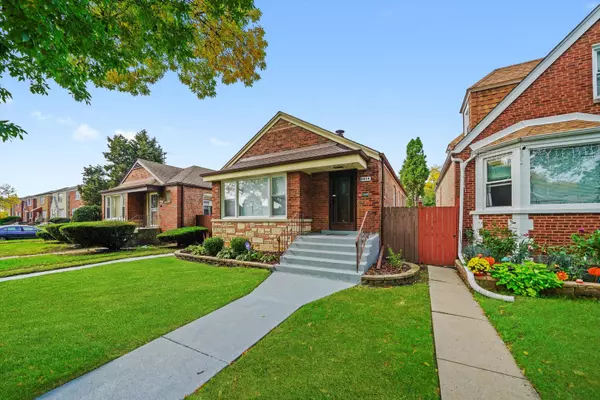 Chicago, IL 60652,8054 S Washtenaw Avenue