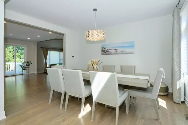 Willowbrook, IL 60527,17W060 Burr Oak Lane