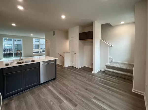 Lombard, IL 60148,Address not disclosed