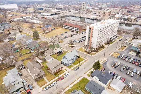 Elgin, IL 60123,96 S Crystal Street