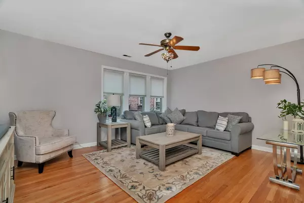 La Grange, IL 60525,75 E Harris Avenue #1E