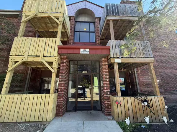 St. Charles, IL 60174,1360 Brook Street #F