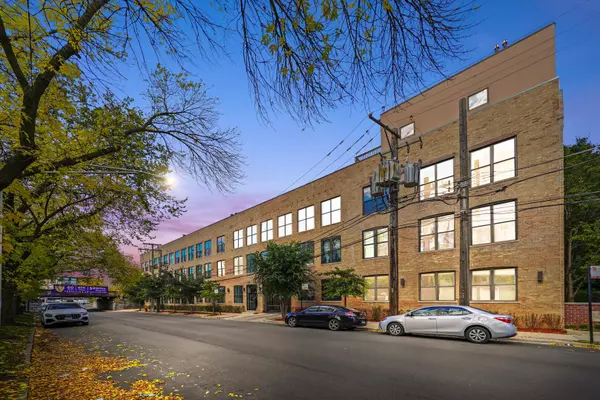1760 W Wrightwood Avenue #207, Chicago, IL 60614
