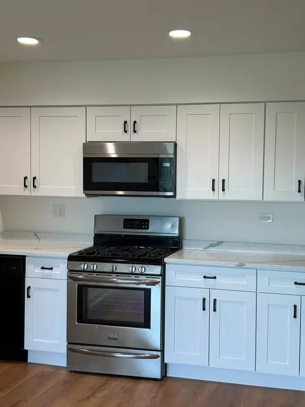 Addison, IL 60101,239 N Mill Road #403-A
