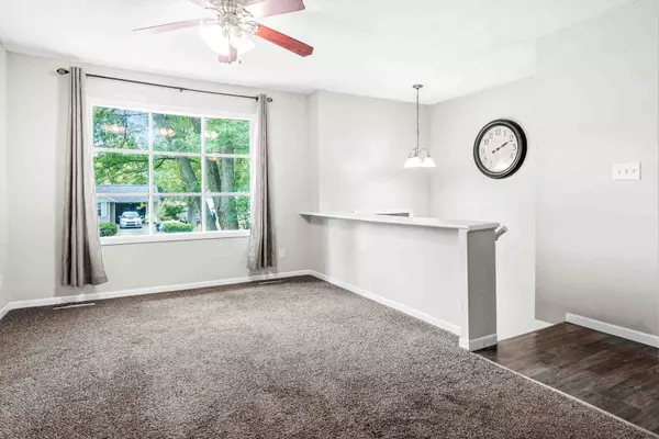 Bloomington, IL 61704,433 Standish Drive