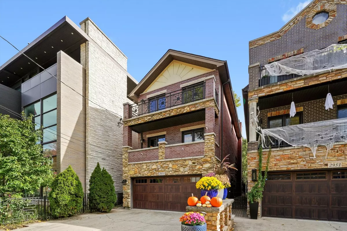 Chicago, IL 60657,2953 N HONORE Street