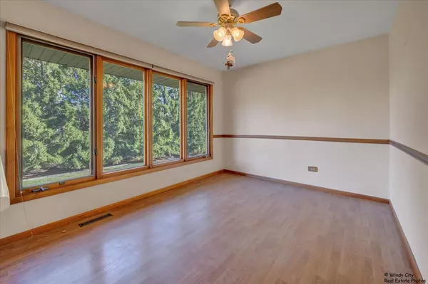 Beach Park, IL 60099,12434 W Van Court