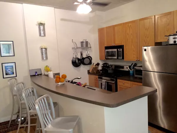 Arlington Heights, IL 60005,1 S Highland Avenue #303