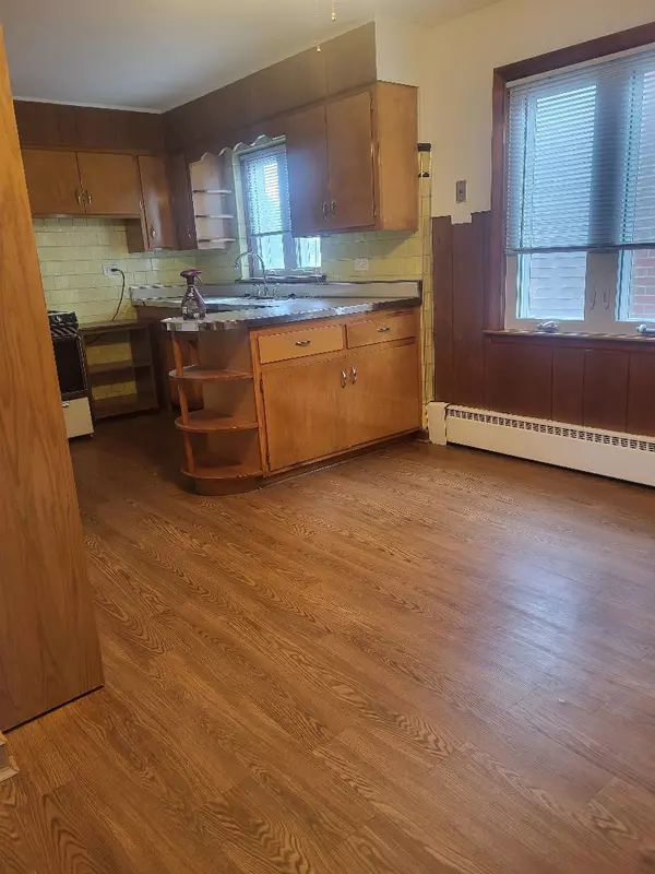 Chicago, IL 60638,5549 S Meade Avenue #2