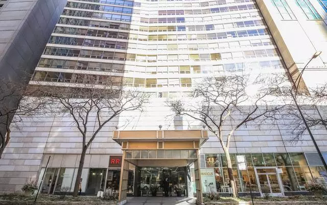 Chicago, IL 60611,110 E Delaware Place #2003