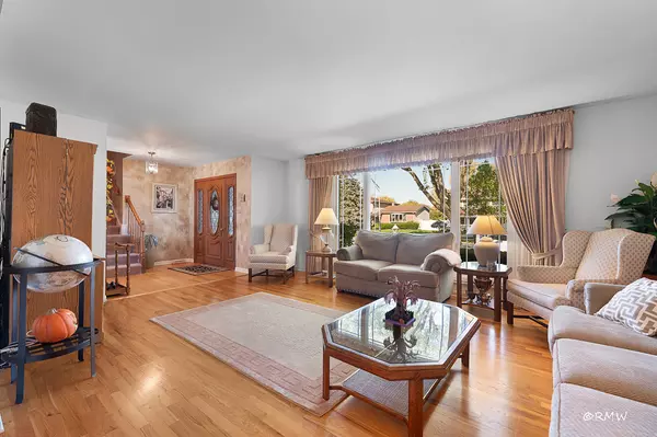 Addison, IL 60101,1155 W Westwood Trail