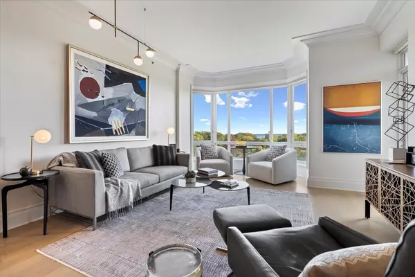 Chicago, IL 60614,2550 N Lakeview Avenue #S605