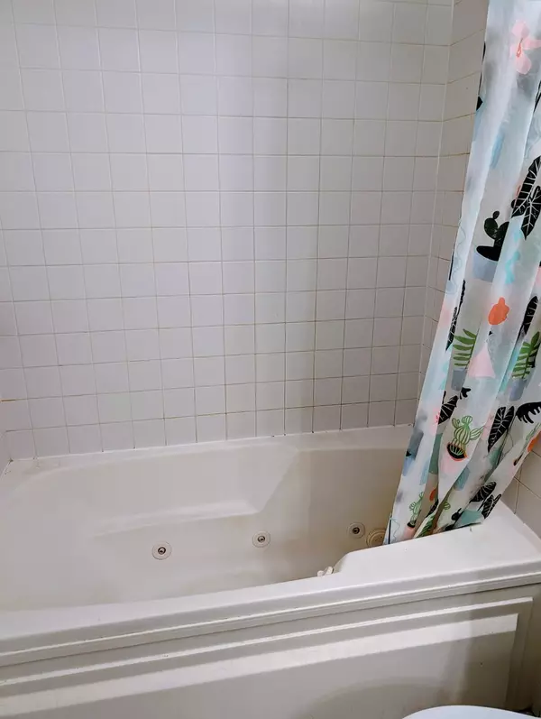 Mundelein, IL 60060,201 Bingham Circle