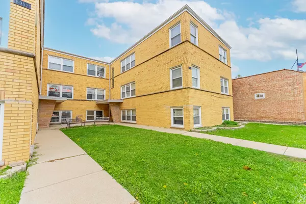 6944 W Diversey Avenue #3S, Chicago, IL 60707