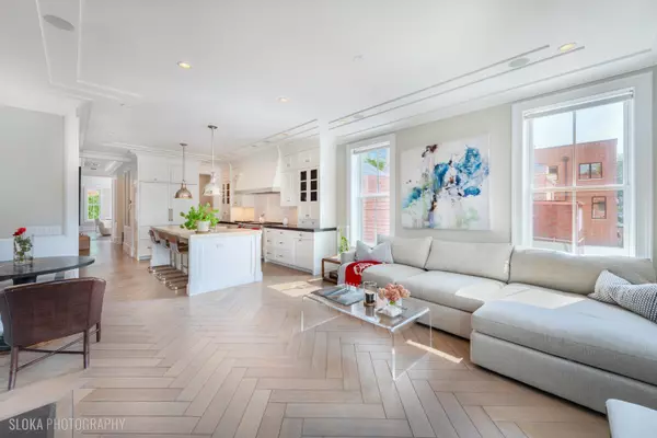 Chicago, IL 60614,1942 N Sedgwick Street #PH