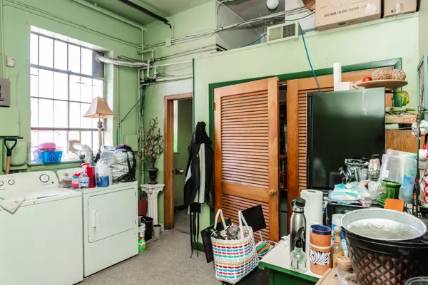 Berwyn, IL 60402,6832 Cermak Road