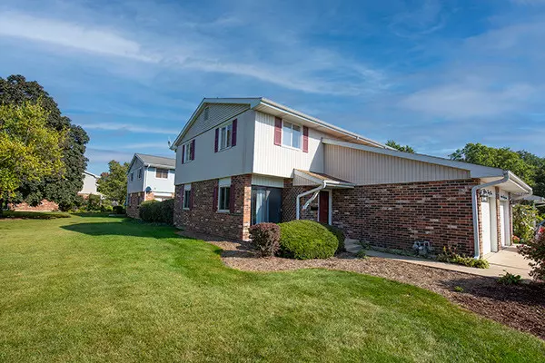 Wheaton, IL 60189,1643 Castbourne Court