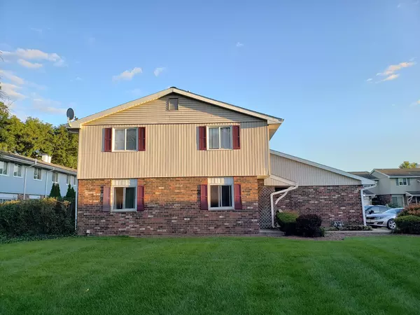 Wheaton, IL 60189,1643 Castbourne Court