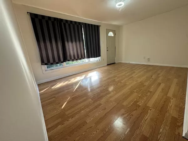 Chicago, IL 60652,7964 S Knox Avenue