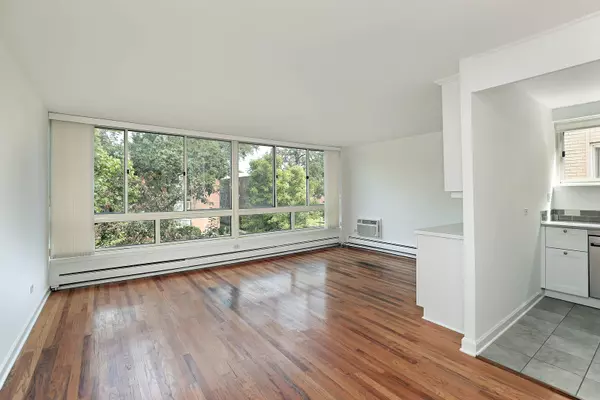 Evanston, IL 60201,2730 Central Street #3A