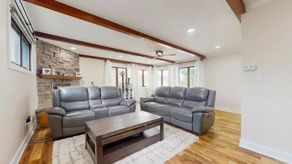 Des Plaines, IL 60016,576 Amherst Avenue