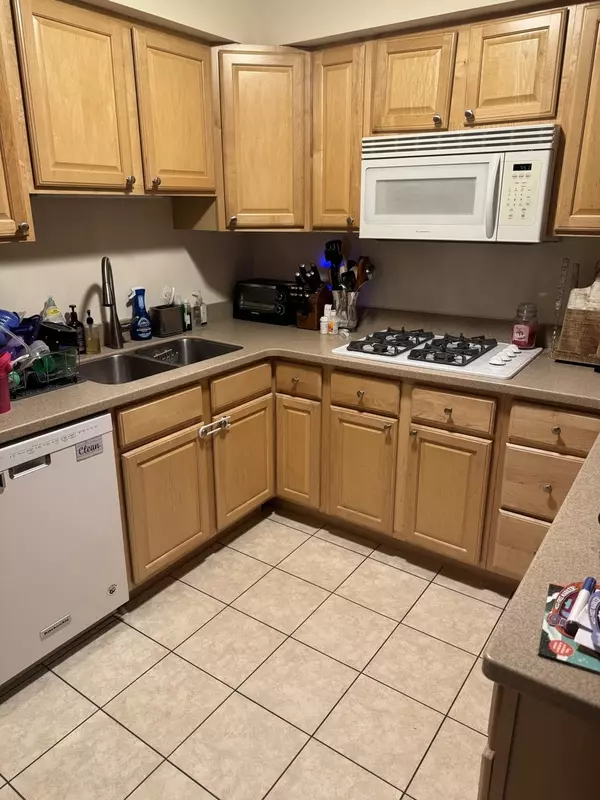 Highland Park, IL 60035,400 Park Avenue #B