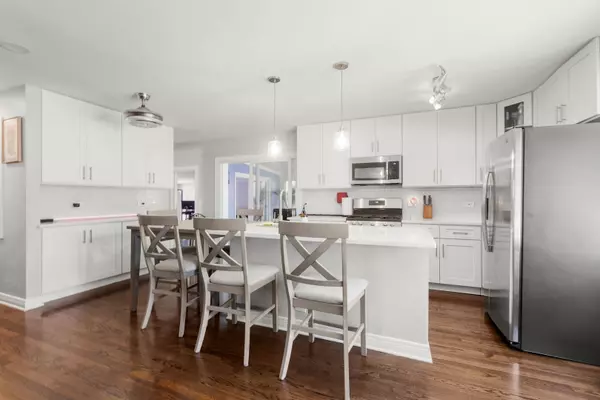 Northbrook, IL 60062,1013 Longaker Road