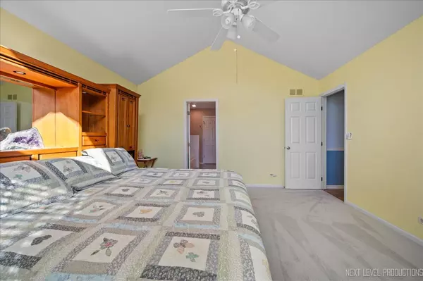 Oswego, IL 60543,616 Briarwood Lane