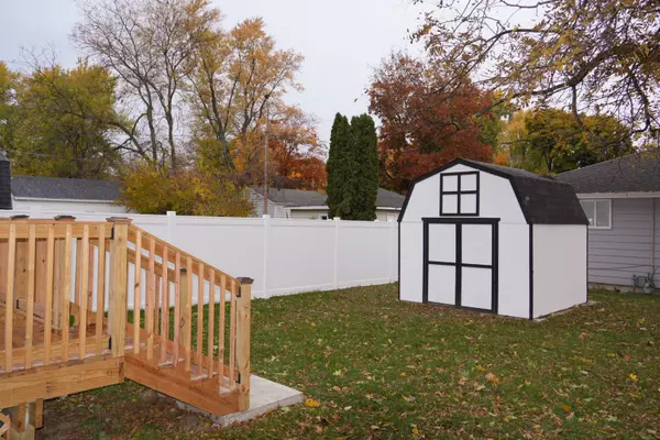 Geneva, IL 60134,702 E Side Drive