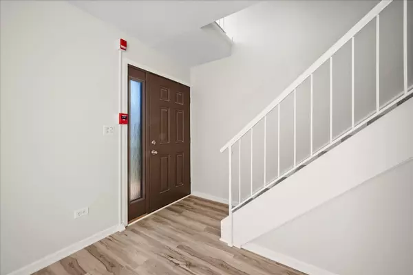 Darien, IL 60561,8234 PORTSMOUTH Drive #A