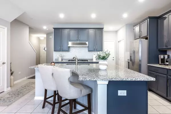 Bloomingdale, IL 60108,169 Waverly Court #169