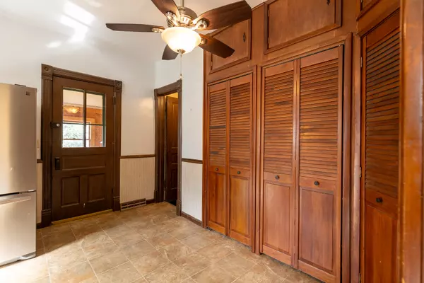 Berwyn, IL 60402,3212 Clinton Avenue