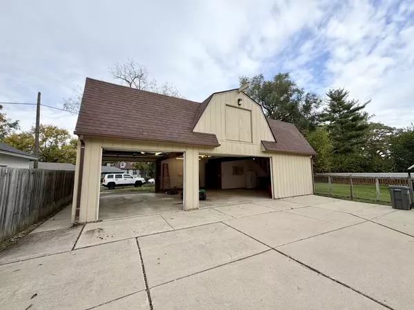 Elgin, IL 60123,624 South Street