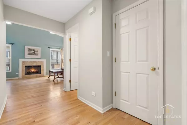 Mundelein, IL 60060,1631 PAULINE Circle