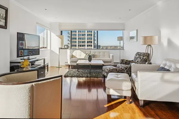 Chicago, IL 60610,1415 N DEARBORN Street #27A