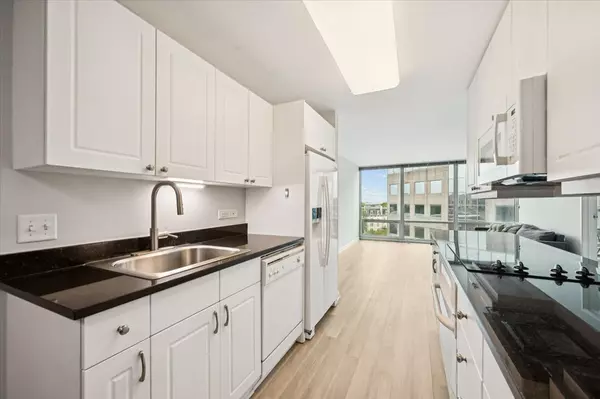 Evanston, IL 60201,800 Elgin Road #1013