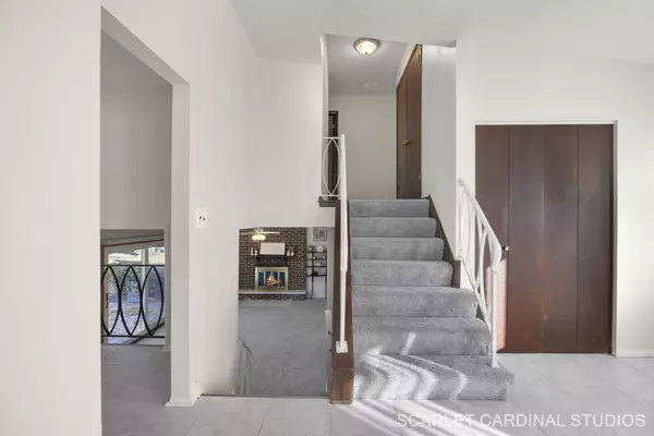 Lombard, IL 60148,446 Manor Hill Lane