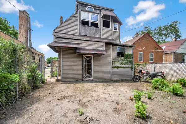 Chicago, IL 60617,8645 S Bennett Avenue